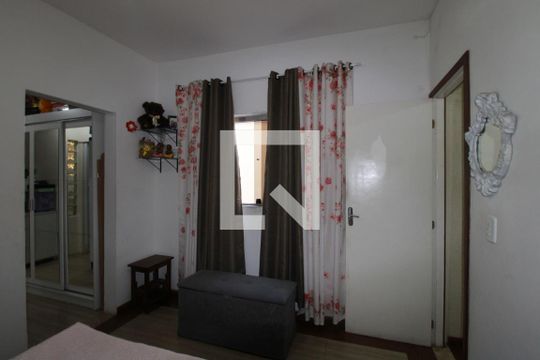 Quarto Suíte 1 de casa à venda com 3 quartos, 215m² em Vila Guilhermina, São Paulo