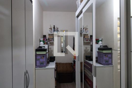 Closet de casa à venda com 3 quartos, 215m² em Vila Guilhermina, São Paulo