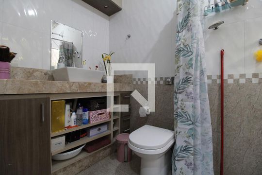 Banheiro da Suíte 1 de casa à venda com 3 quartos, 215m² em Vila Guilhermina, São Paulo