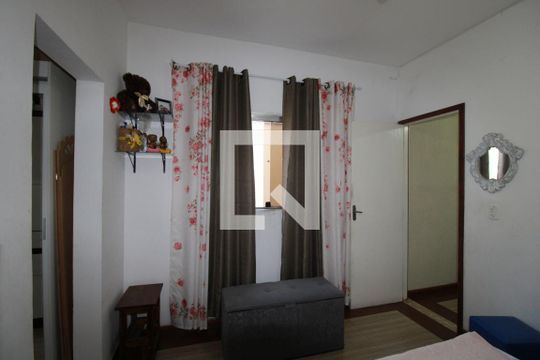 Quarto Suíte 1 de casa à venda com 3 quartos, 215m² em Vila Guilhermina, São Paulo