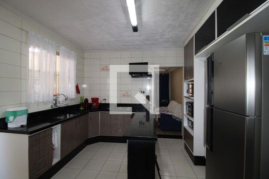Cozinha de casa à venda com 3 quartos, 215m² em Vila Guilhermina, São Paulo