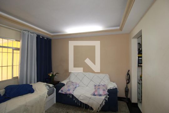 Sala   de casa à venda com 3 quartos, 215m² em Vila Guilhermina, São Paulo