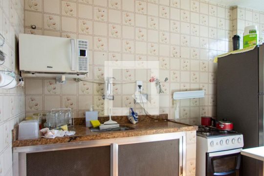 Cozinha de apartamento à venda com 2 quartos, 55m² em Barreto, Niterói