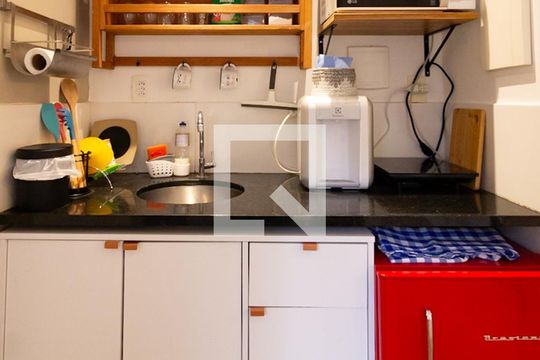 Cozinha de casa de condomínio para alugar com 1 quarto, 40m² em Gávea, Rio de Janeiro