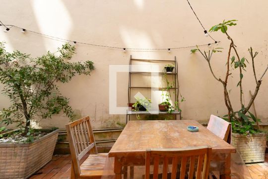 Vista da sala de casa de condomínio para alugar com 1 quarto, 40m² em Gávea, Rio de Janeiro