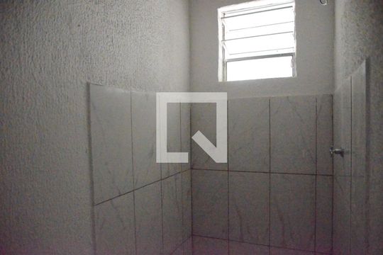 Banheiro de kitnet/studio para alugar com 1 quarto, 30m² em Conceicao, Osasco