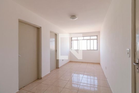 Sala de apartamento à venda com 2 quartos, 56m² em Vila Palmeiras, São Paulo
