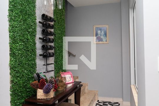Corredor de casa à venda com 3 quartos, 187m² em Vila Buenos Aires, São Paulo
