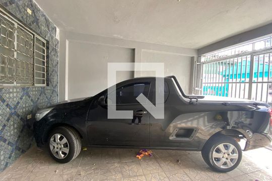Garagem de casa à venda com 3 quartos, 120m² em Jardim Cotinha, São Paulo