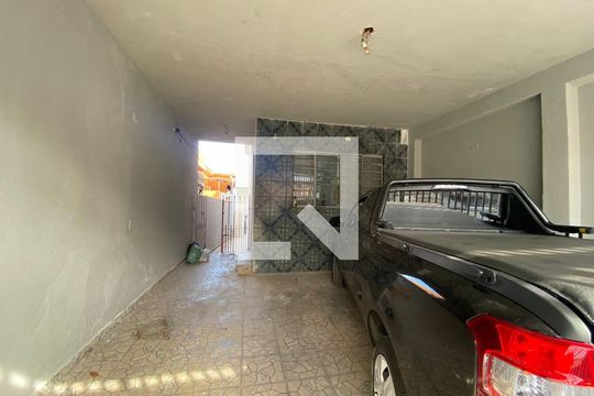 Garagem de casa à venda com 3 quartos, 120m² em Jardim Cotinha, São Paulo