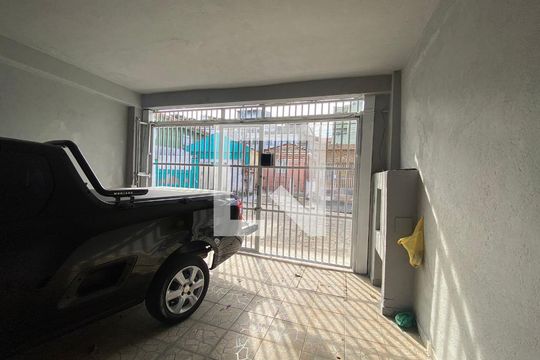 Garagem de casa à venda com 3 quartos, 120m² em Jardim Cotinha, São Paulo