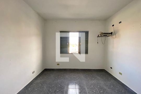 Suite  de casa à venda com 3 quartos, 120m² em Jardim Cotinha, São Paulo