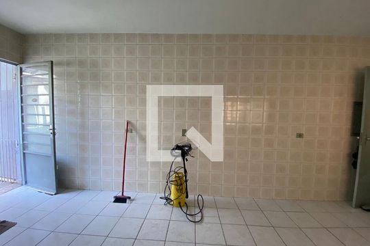 Cozinha de casa à venda com 3 quartos, 120m² em Jardim Cotinha, São Paulo