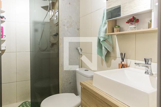 Banheiro Social de apartamento à venda com 3 quartos, 81m² em Penha Circular, Rio de Janeiro
