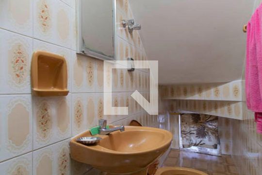 Lavabo de casa à venda com 3 quartos, 205m² em Vila Nhocune, São Paulo