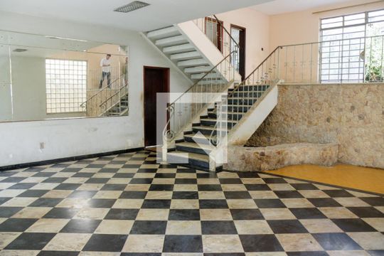 Sala de casa à venda com 4 quartos, 300m² em Icaraí, Niterói