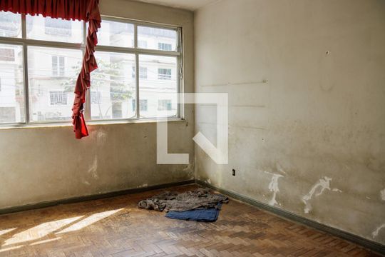 Casa à venda com 4 quartos, 300m² em Icaraí, Niterói