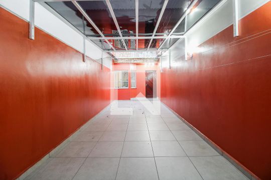 Garagem de casa à venda com 3 quartos, 140m² em Cidade Líder, São Paulo