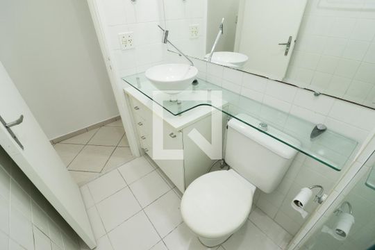 Banheiro de apartamento para alugar com 2 quartos, 49m² em Imirim, São Paulo
