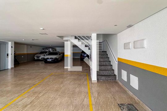 Garagem de apartamento para alugar com 2 quartos, 90m² em Vila Silvestre, Santo André