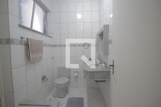 Banheiro de apartamento à venda com 2 quartos, 84m² em Centro, Canoas
