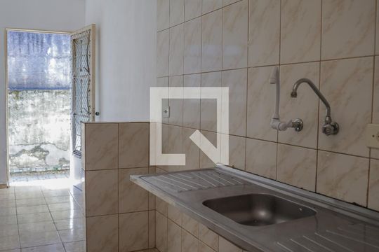 Cozinha de casa para alugar com 2 quartos, 42m² em Vila Prudente, São Paulo