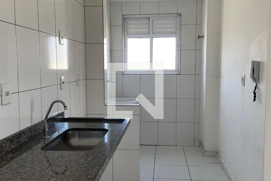 Cozinha de apartamento para alugar com 2 quartos, 55m² em Vila São Rafael, Guarulhos
