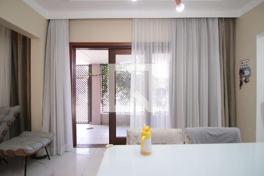 Sala de casa à venda com 3 quartos, 144m² em Cidade Patriarca, São Paulo