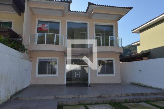 Fachada de casa de condomínio à venda com 4 quartos, 160m² em Vargem Grande, Rio de Janeiro