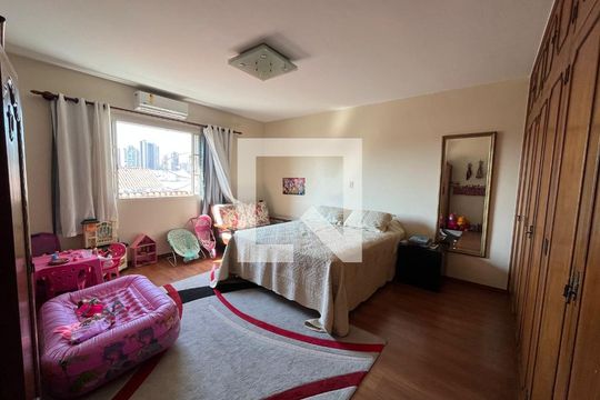 Quarto 1 de casa à venda com 3 quartos, 270m² em Vila do Bosque, São Paulo