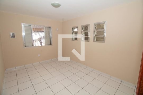 Sala de casa para alugar com 4 quartos, 130m² em Jardim Marília, São Paulo