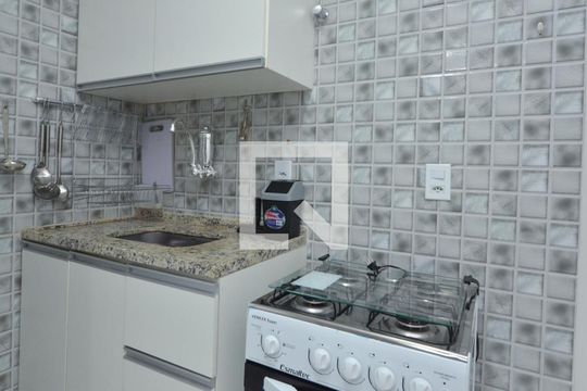Cozinha de kitnet/studio para alugar com 1 quarto, 35m² em Recreio dos Bandeirantes, Rio de Janeiro
