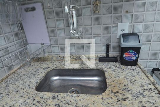 Cozinha de kitnet/studio para alugar com 1 quarto, 35m² em Recreio dos Bandeirantes, Rio de Janeiro