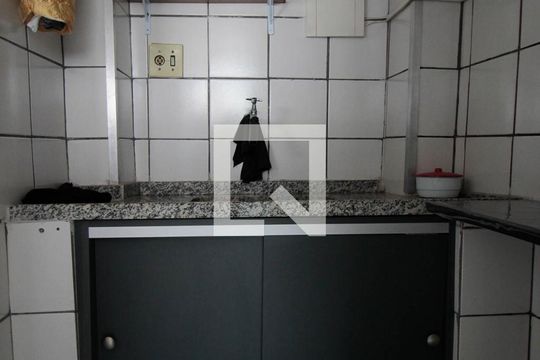 Cozinha de apartamento para alugar com 1 quarto, 20m² em Bela Vista, São Paulo
