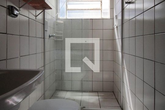 Banheiro de apartamento para alugar com 1 quarto, 20m² em Bela Vista, São Paulo