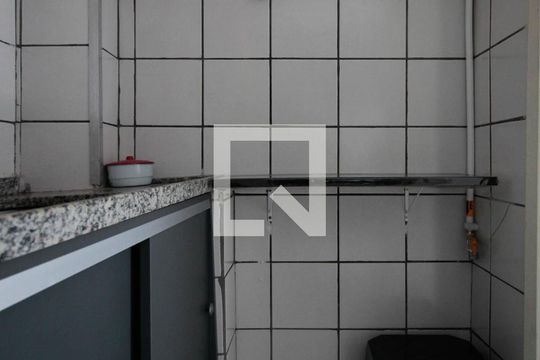 Cozinha de apartamento para alugar com 1 quarto, 20m² em Bela Vista, São Paulo