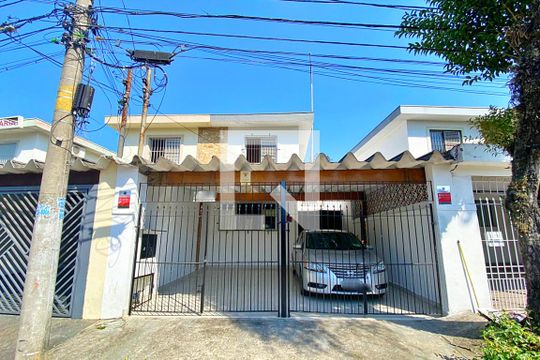 Fachada de casa à venda com 3 quartos, 147m² em Santa Maria, Santo André
