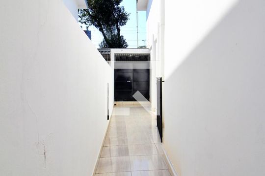 Quintal de casa à venda com 3 quartos, 147m² em Santa Maria, Santo André