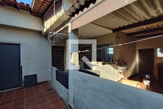 Quintal de casa à venda com 4 quartos, 330m² em Jardim Cura D’ars, Campinas