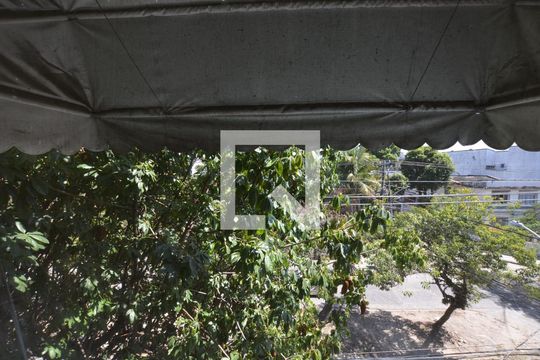 Vista do Quarto 1 de apartamento para alugar com 2 quartos, 65m² em Vila Valqueire, Rio de Janeiro