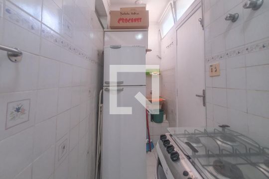 Cozinha de apartamento para alugar com 2 quartos, 55m² em Centro, Guarujá