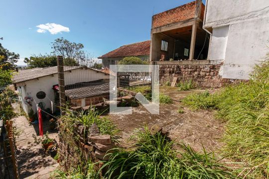 Quintal de casa à venda com 3 quartos, 160m² em Tristeza, Porto Alegre