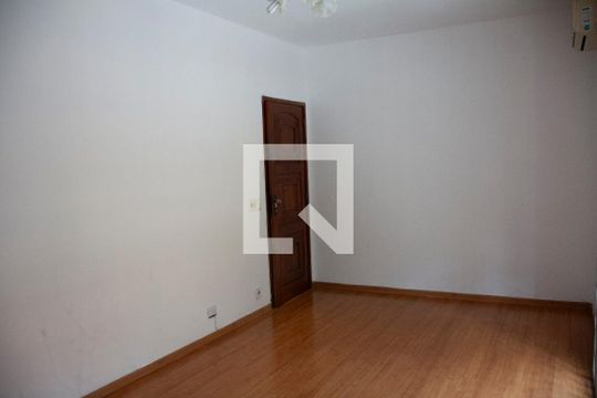 Sala de apartamento à venda com 2 quartos, 72m² em Jardim Guanabara, Rio de Janeiro