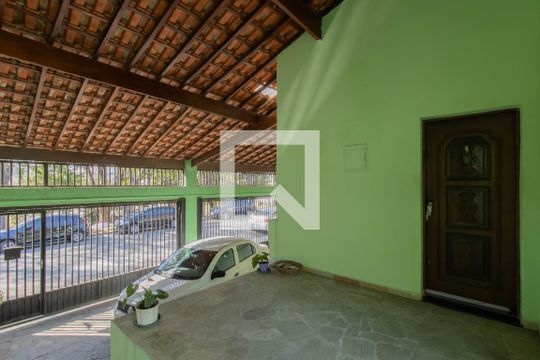 Garagem de casa à venda com 3 quartos, 198m² em Jardim Pinhal, Guarulhos