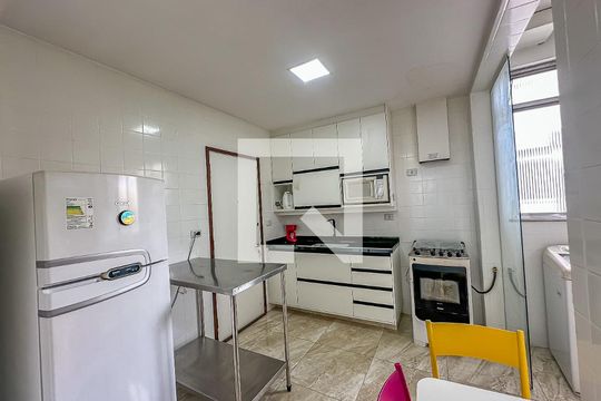 Cozinha  de apartamento para alugar com 1 quarto, 82m² em Laranjeiras, Rio de Janeiro