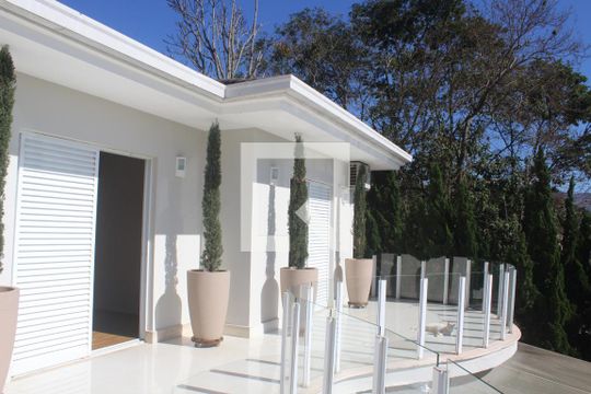 Varanda de casa à venda com 4 quartos, 360m² em Residencial Sul, Nova Lima