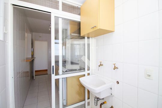 Área de Serviço de apartamento para alugar com 2 quartos, 70m² em Pinheiros, São Paulo