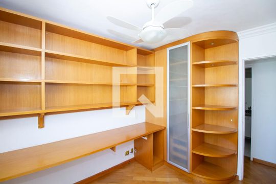 Quarto 2 de apartamento para alugar com 2 quartos, 70m² em Pinheiros, São Paulo