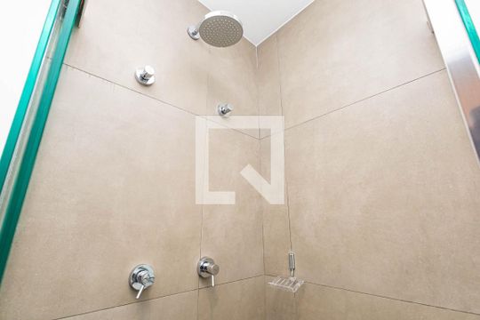 Banheiro de kitnet/studio à venda com 1 quarto, 20m² em Bela Vista, São Paulo