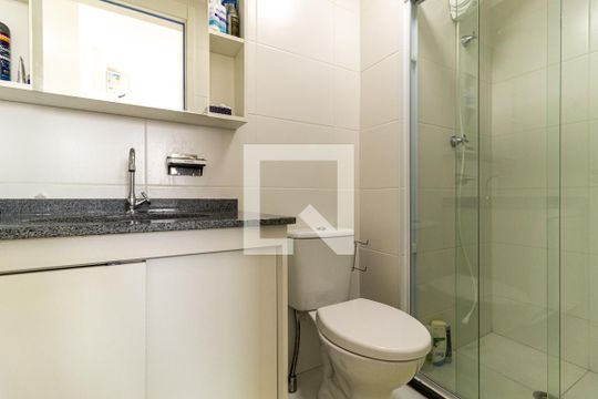 Banheiro da Suíte de apartamento à venda com 1 quarto, 28m² em República, São Paulo